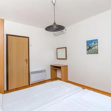 Spomenka Appartement *